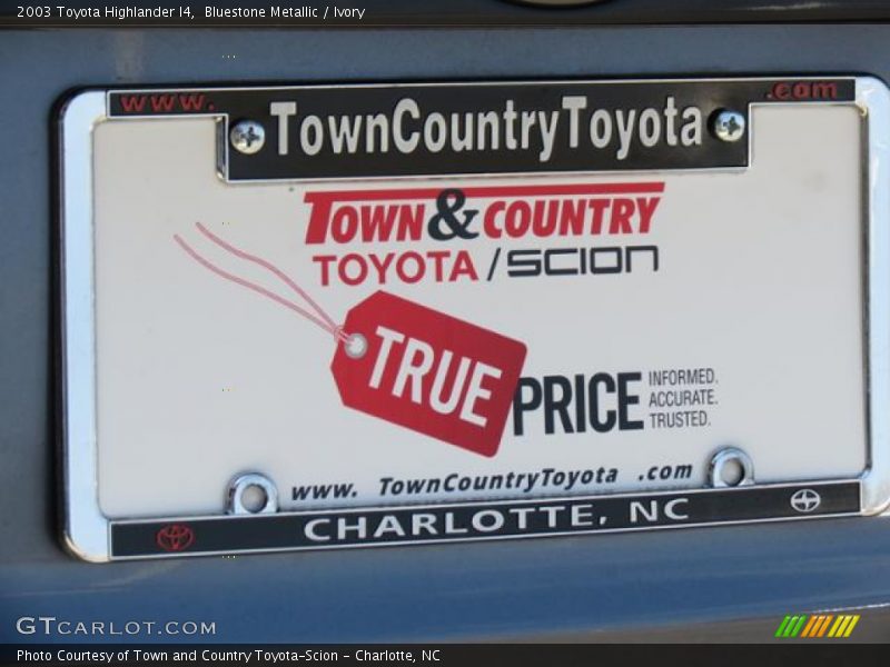 Bluestone Metallic / Ivory 2003 Toyota Highlander I4