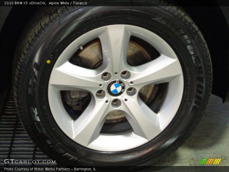 Alpine White / Tobacco 2010 BMW X5 xDrive30i