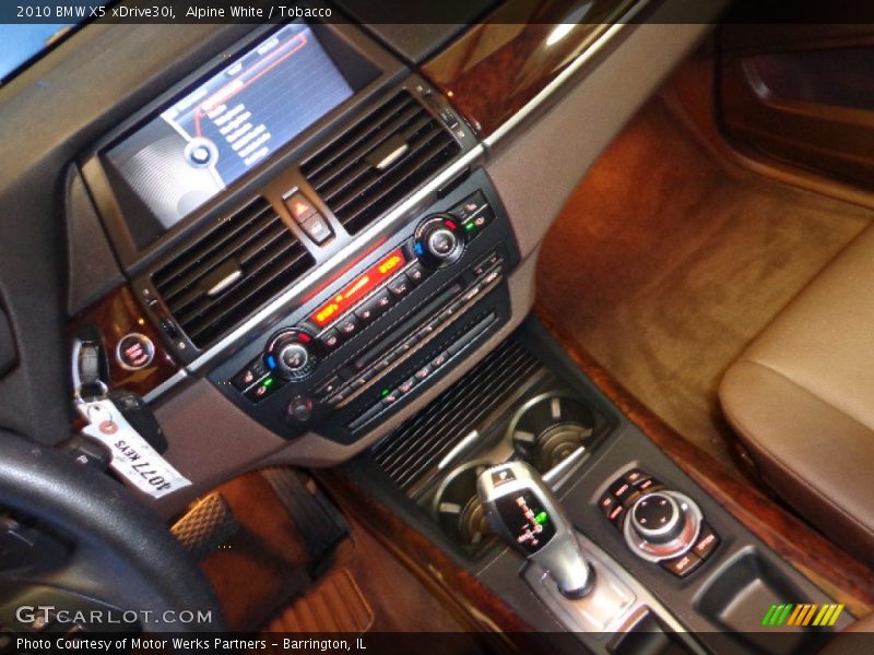 Alpine White / Tobacco 2010 BMW X5 xDrive30i