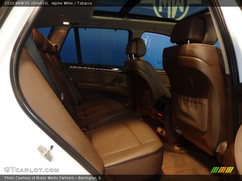 Alpine White / Tobacco 2010 BMW X5 xDrive30i