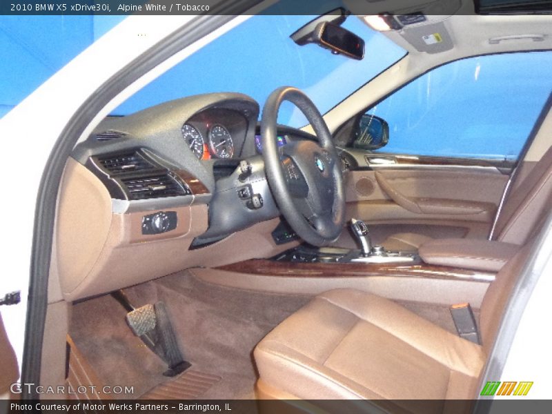 Alpine White / Tobacco 2010 BMW X5 xDrive30i
