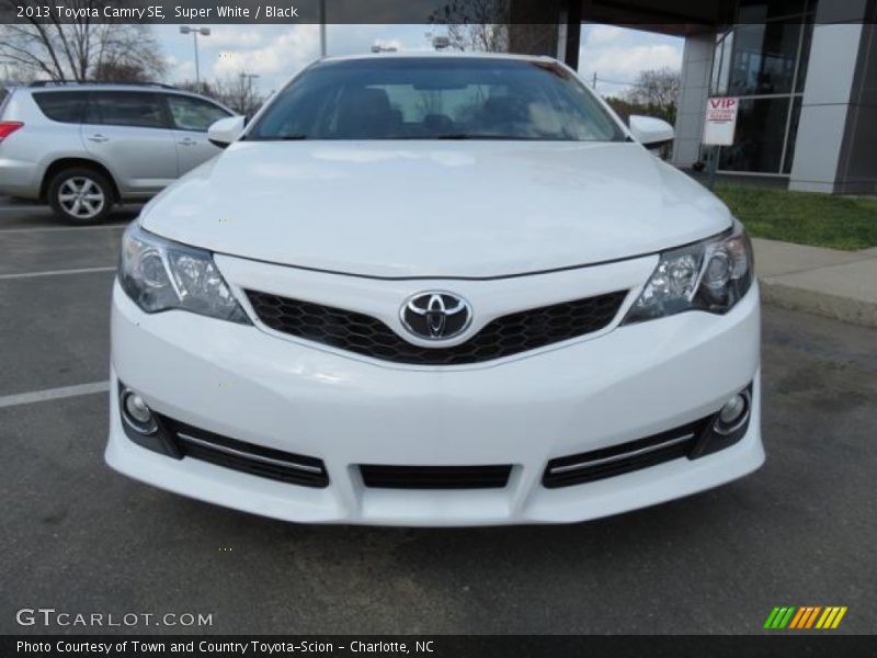Super White / Black 2013 Toyota Camry SE
