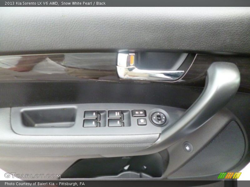 Snow White Pearl / Black 2013 Kia Sorento LX V6 AWD