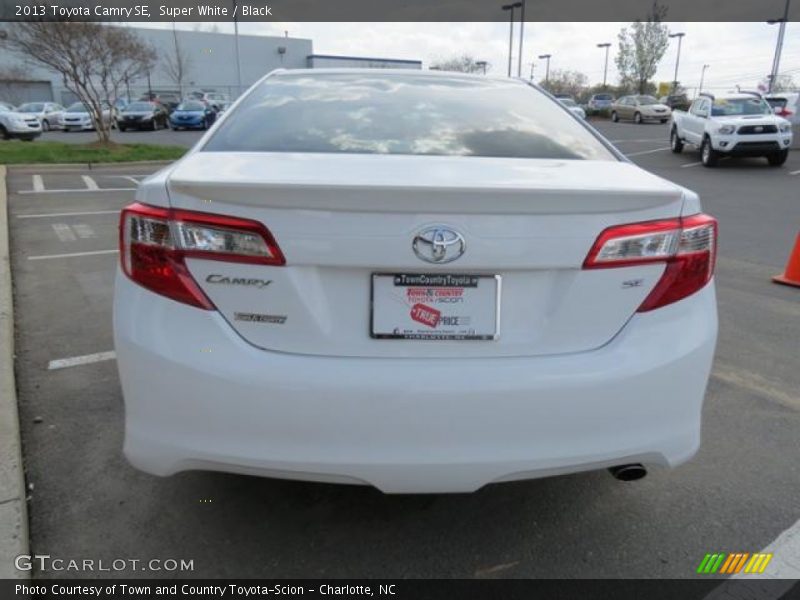 Super White / Black 2013 Toyota Camry SE