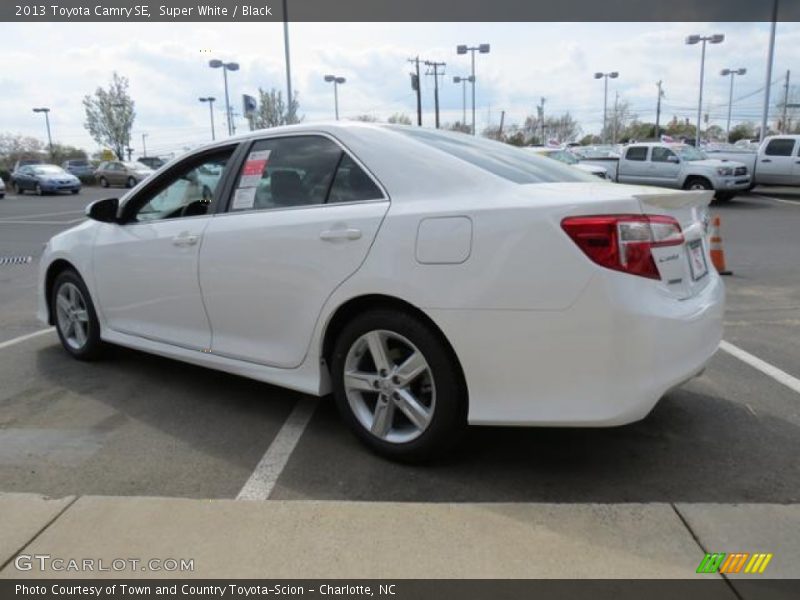 Super White / Black 2013 Toyota Camry SE