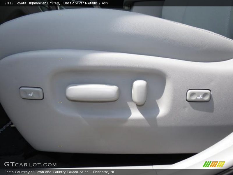 Classic Silver Metallic / Ash 2013 Toyota Highlander Limited
