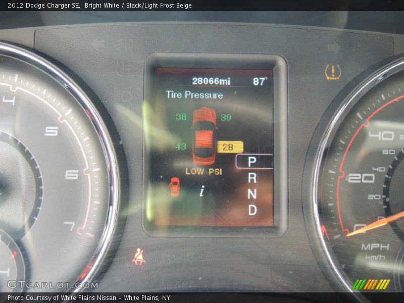 Bright White / Black/Light Frost Beige 2012 Dodge Charger SE