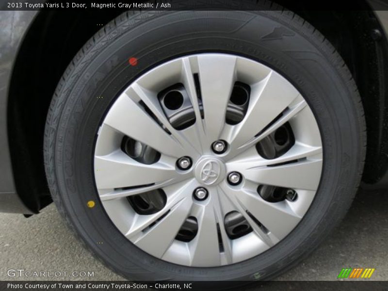 Magnetic Gray Metallic / Ash 2013 Toyota Yaris L 3 Door
