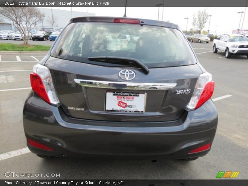 Magnetic Gray Metallic / Ash 2013 Toyota Yaris L 3 Door