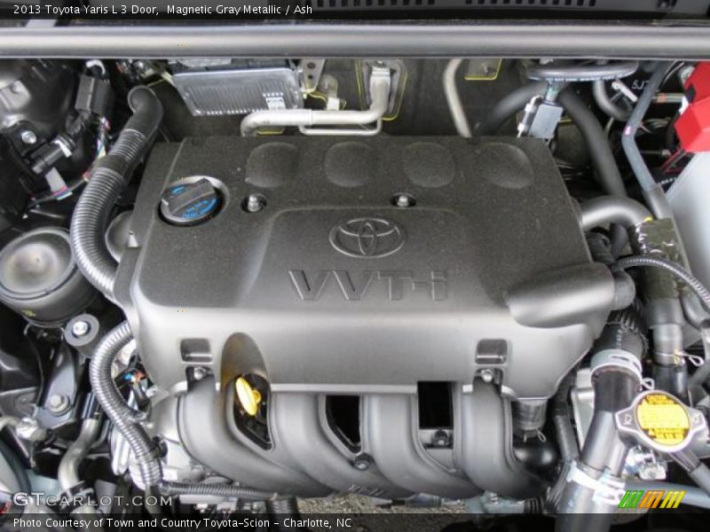 Magnetic Gray Metallic / Ash 2013 Toyota Yaris L 3 Door
