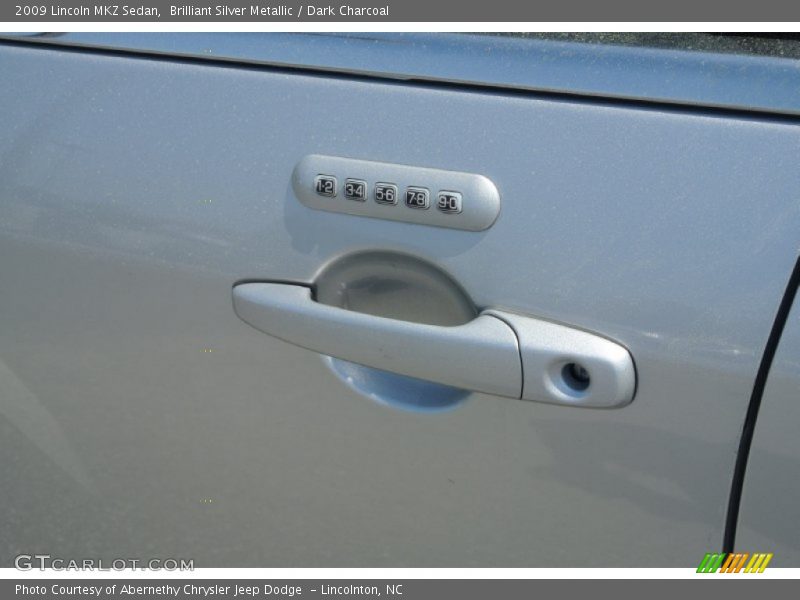 Brilliant Silver Metallic / Dark Charcoal 2009 Lincoln MKZ Sedan