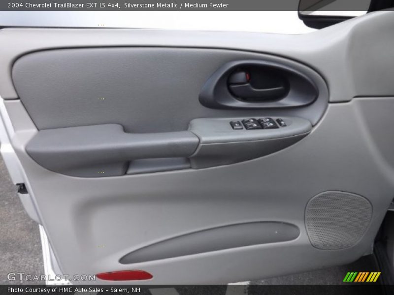 Silverstone Metallic / Medium Pewter 2004 Chevrolet TrailBlazer EXT LS 4x4