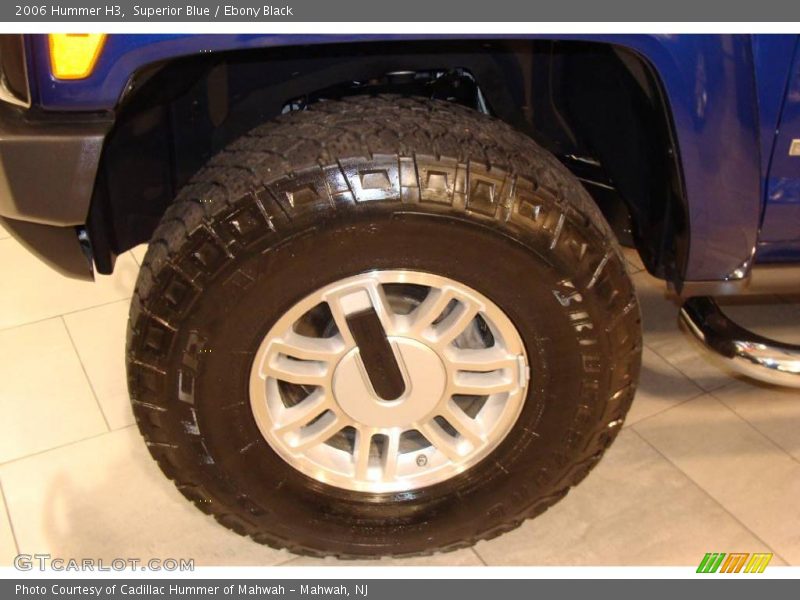 Superior Blue / Ebony Black 2006 Hummer H3