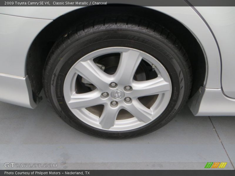 Classic Silver Metallic / Charcoal 2009 Toyota Camry SE V6