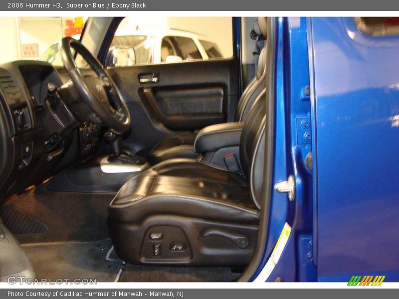 Superior Blue / Ebony Black 2006 Hummer H3