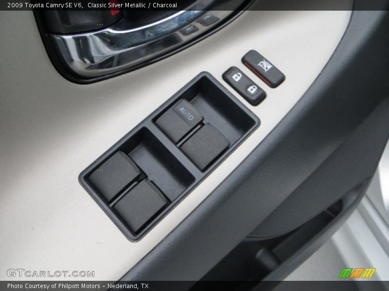 Classic Silver Metallic / Charcoal 2009 Toyota Camry SE V6