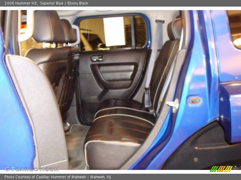 Superior Blue / Ebony Black 2006 Hummer H3