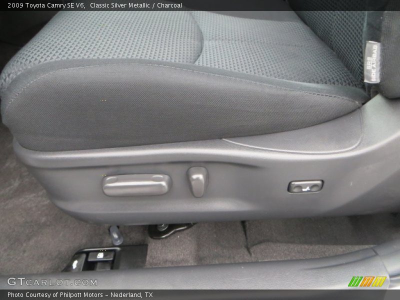 Classic Silver Metallic / Charcoal 2009 Toyota Camry SE V6