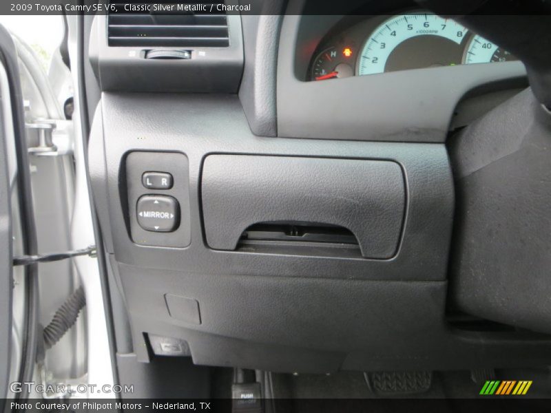 Classic Silver Metallic / Charcoal 2009 Toyota Camry SE V6