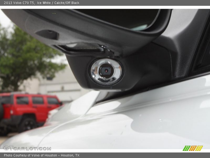 Ice White / Calcite/Off Black 2013 Volvo C70 T5