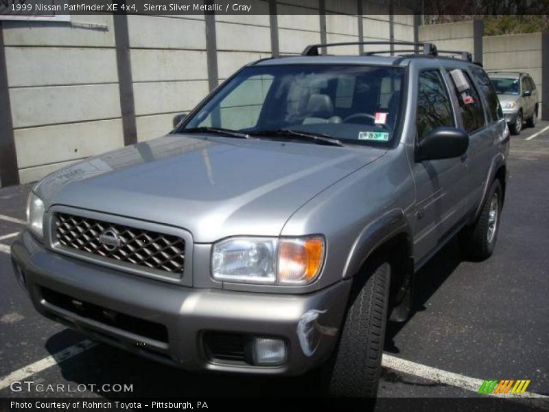 Sierra Silver Metallic / Gray 1999 Nissan Pathfinder XE 4x4