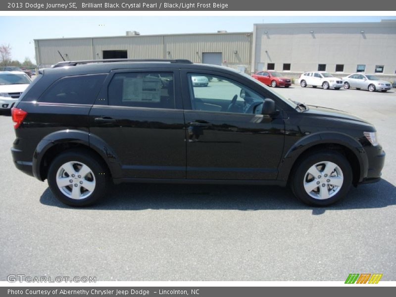 Brilliant Black Crystal Pearl / Black/Light Frost Beige 2013 Dodge Journey SE