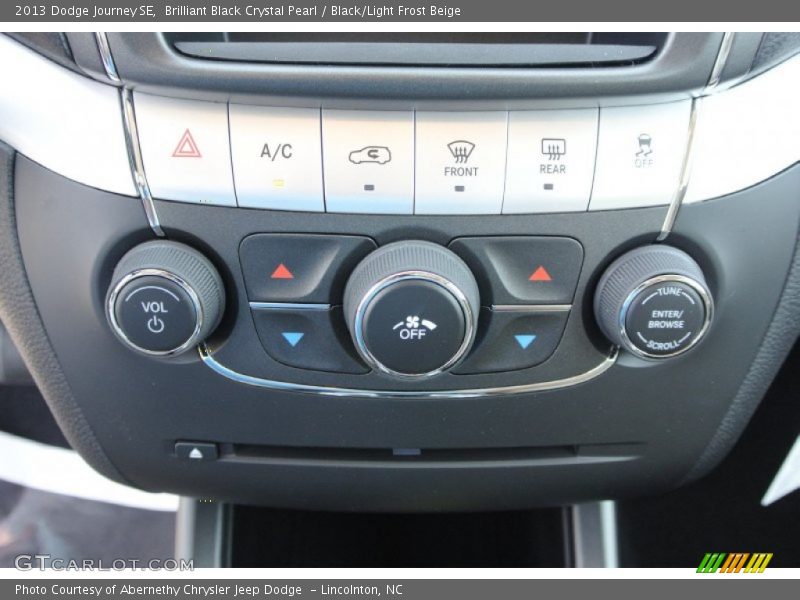 Brilliant Black Crystal Pearl / Black/Light Frost Beige 2013 Dodge Journey SE