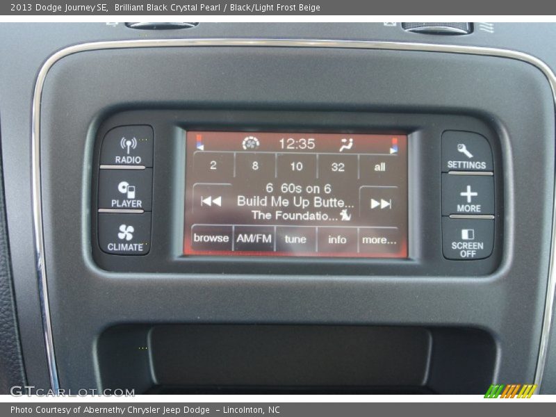 Brilliant Black Crystal Pearl / Black/Light Frost Beige 2013 Dodge Journey SE