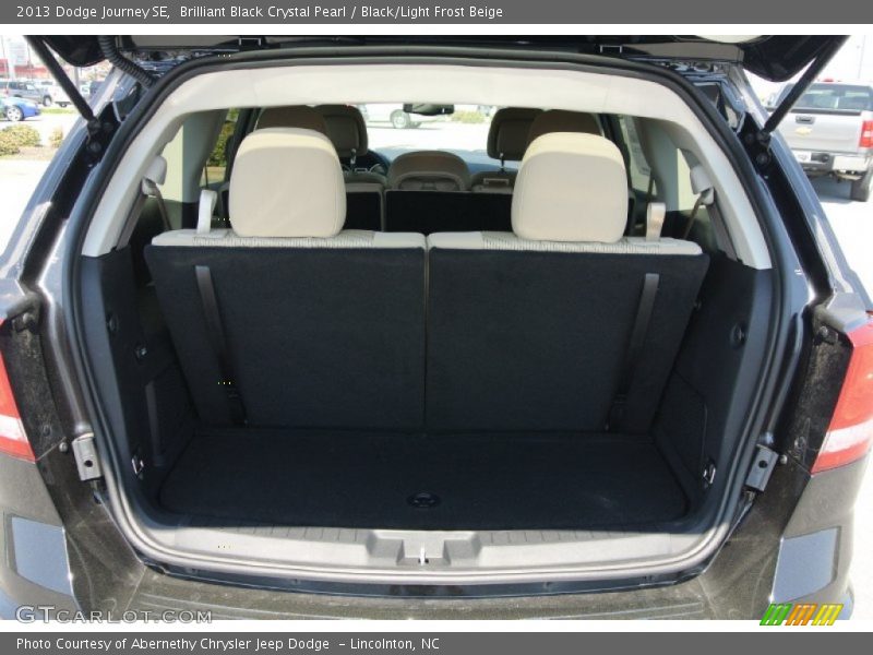 Brilliant Black Crystal Pearl / Black/Light Frost Beige 2013 Dodge Journey SE