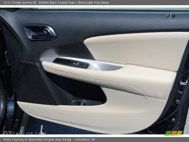 Brilliant Black Crystal Pearl / Black/Light Frost Beige 2013 Dodge Journey SE