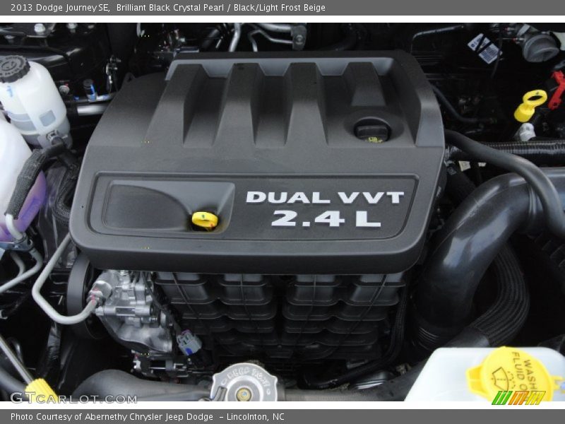 Brilliant Black Crystal Pearl / Black/Light Frost Beige 2013 Dodge Journey SE