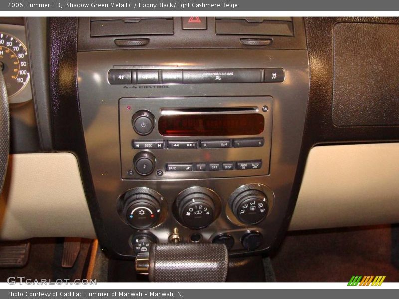 Shadow Green Metallic / Ebony Black/Light Cashmere Beige 2006 Hummer H3