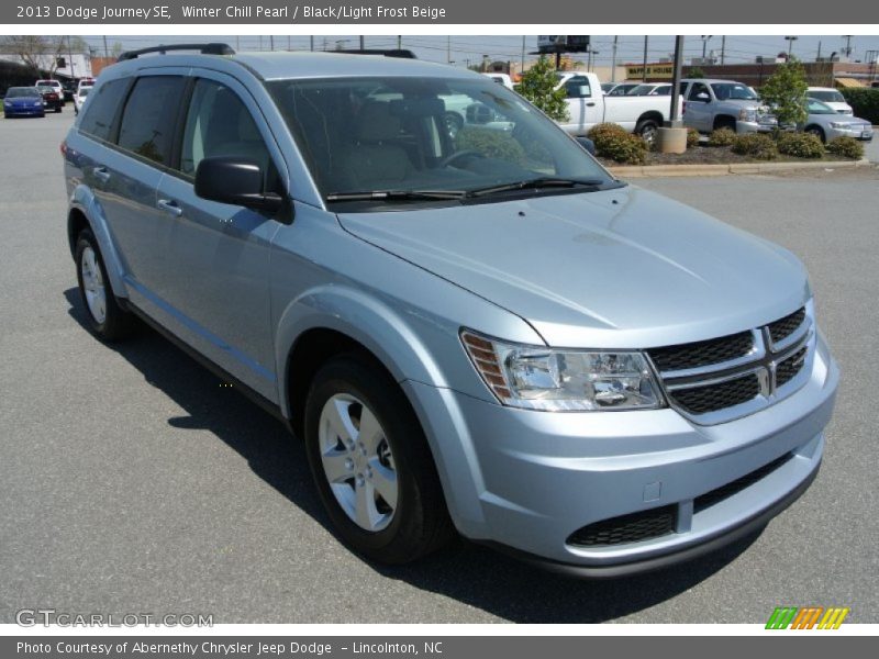 Winter Chill Pearl / Black/Light Frost Beige 2013 Dodge Journey SE