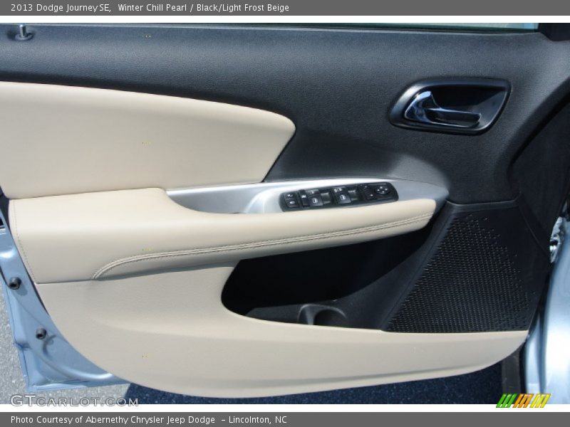 Winter Chill Pearl / Black/Light Frost Beige 2013 Dodge Journey SE