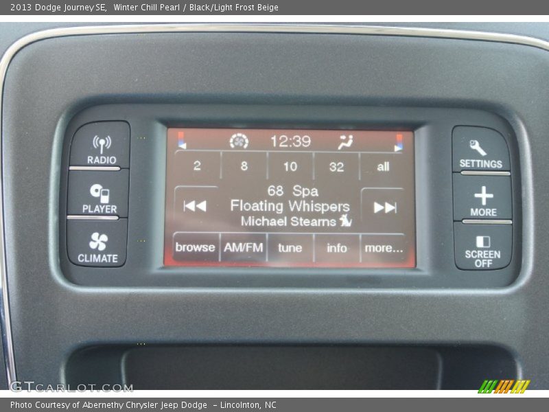 Winter Chill Pearl / Black/Light Frost Beige 2013 Dodge Journey SE