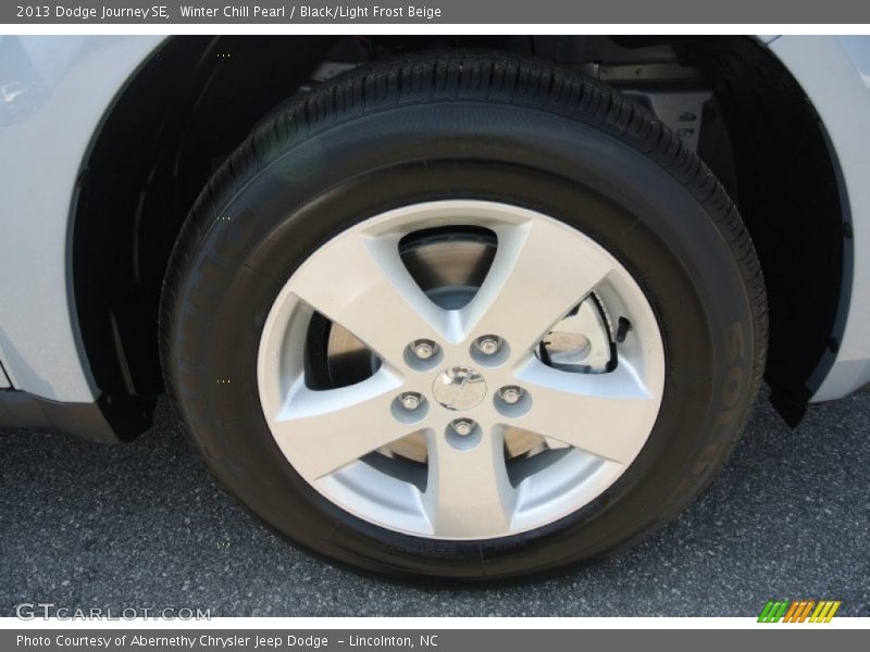 Winter Chill Pearl / Black/Light Frost Beige 2013 Dodge Journey SE