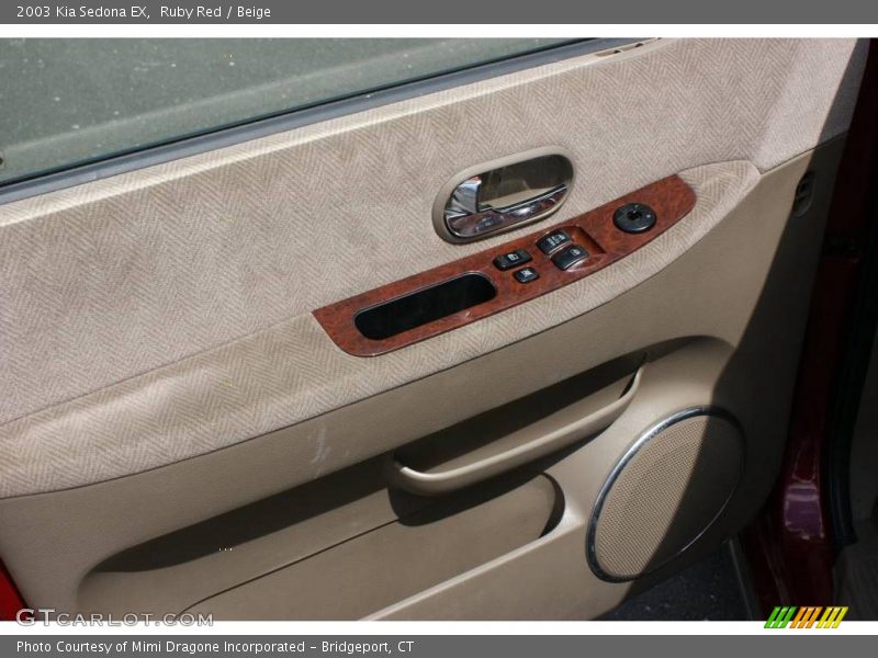 Ruby Red / Beige 2003 Kia Sedona EX