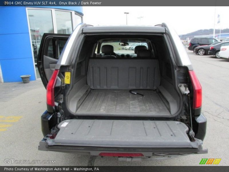  2004 Envoy XUV SLT 4x4 Trunk