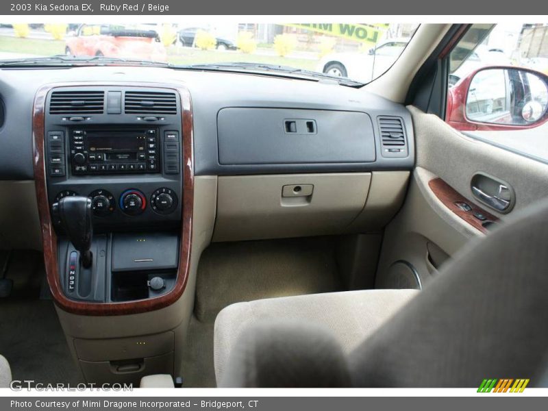Ruby Red / Beige 2003 Kia Sedona EX