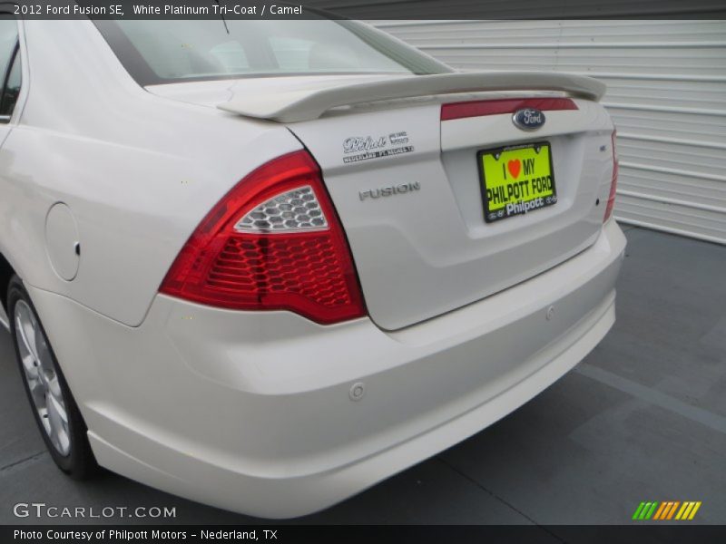 White Platinum Tri-Coat / Camel 2012 Ford Fusion SE