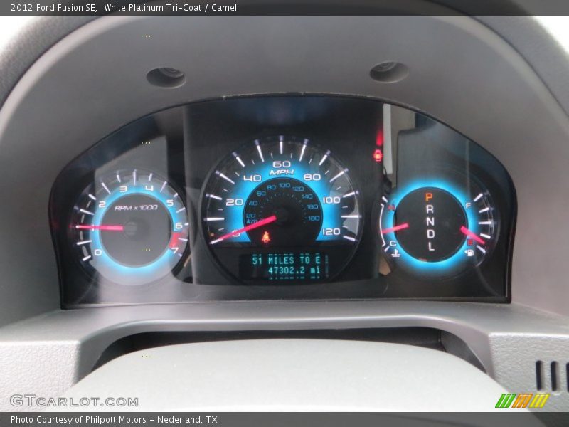 White Platinum Tri-Coat / Camel 2012 Ford Fusion SE