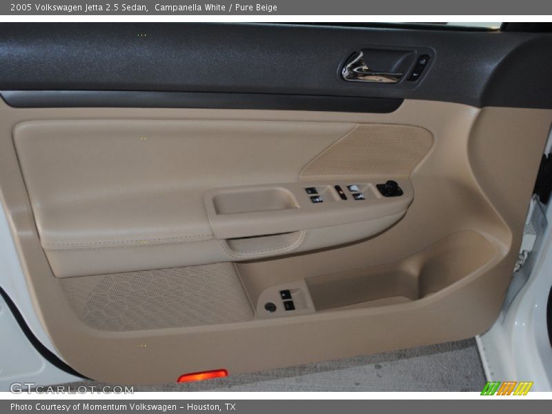 Campanella White / Pure Beige 2005 Volkswagen Jetta 2.5 Sedan