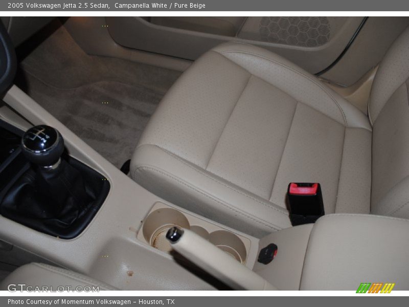 Campanella White / Pure Beige 2005 Volkswagen Jetta 2.5 Sedan