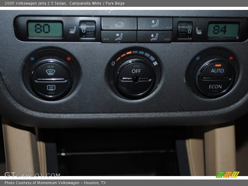 Campanella White / Pure Beige 2005 Volkswagen Jetta 2.5 Sedan