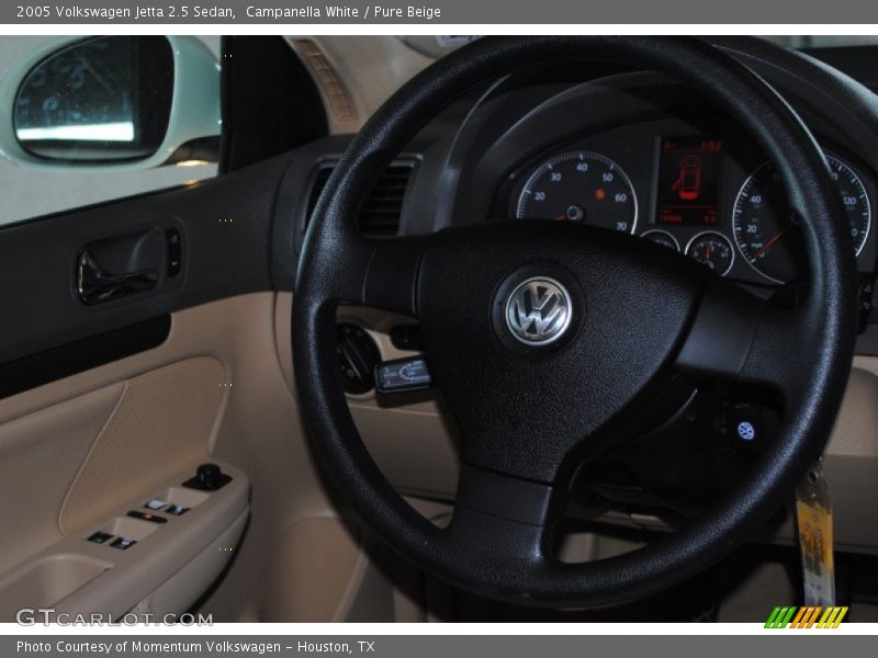 Campanella White / Pure Beige 2005 Volkswagen Jetta 2.5 Sedan