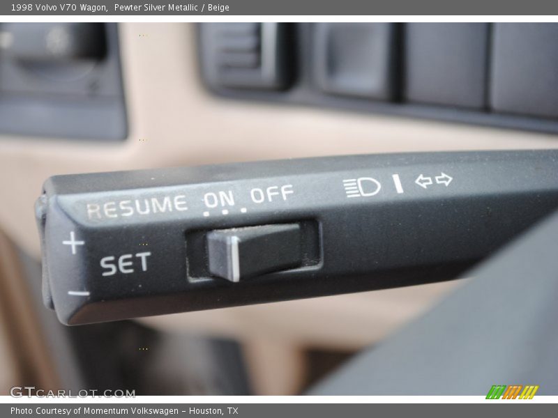 Controls of 1998 V70 Wagon