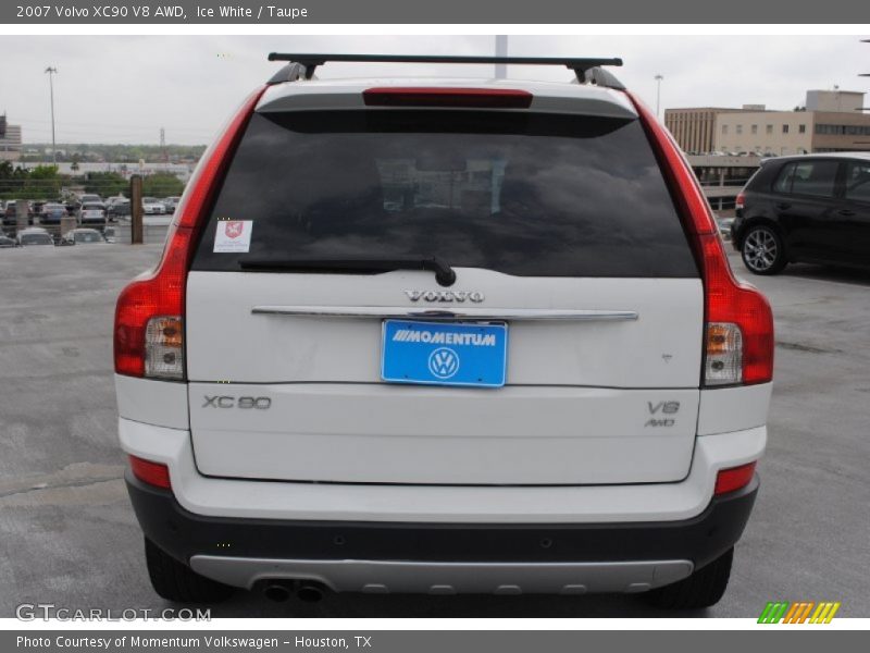 Ice White / Taupe 2007 Volvo XC90 V8 AWD