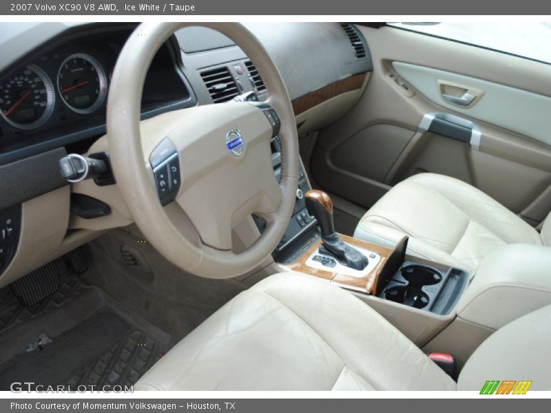 Ice White / Taupe 2007 Volvo XC90 V8 AWD