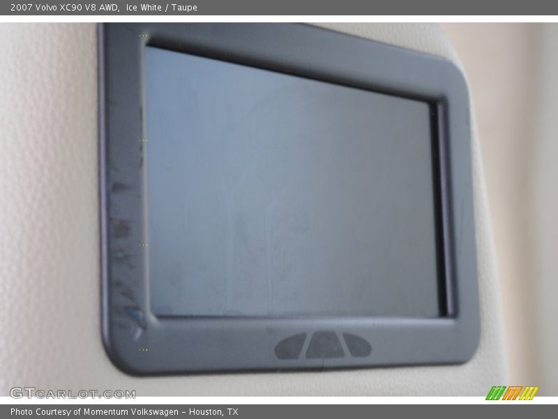Ice White / Taupe 2007 Volvo XC90 V8 AWD