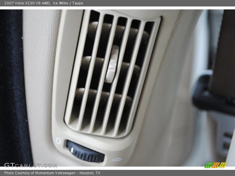 Ice White / Taupe 2007 Volvo XC90 V8 AWD